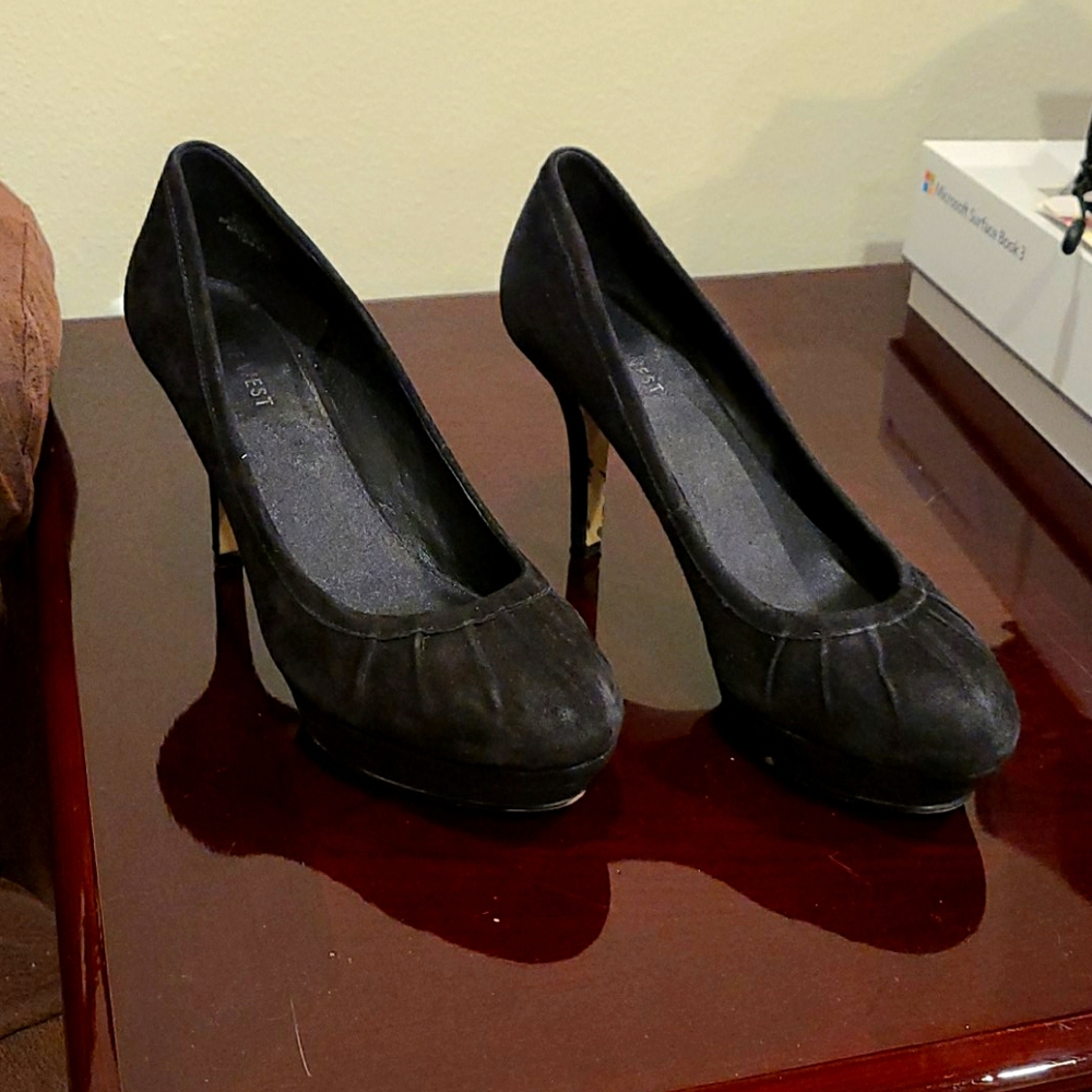 Nine West Sued pumps